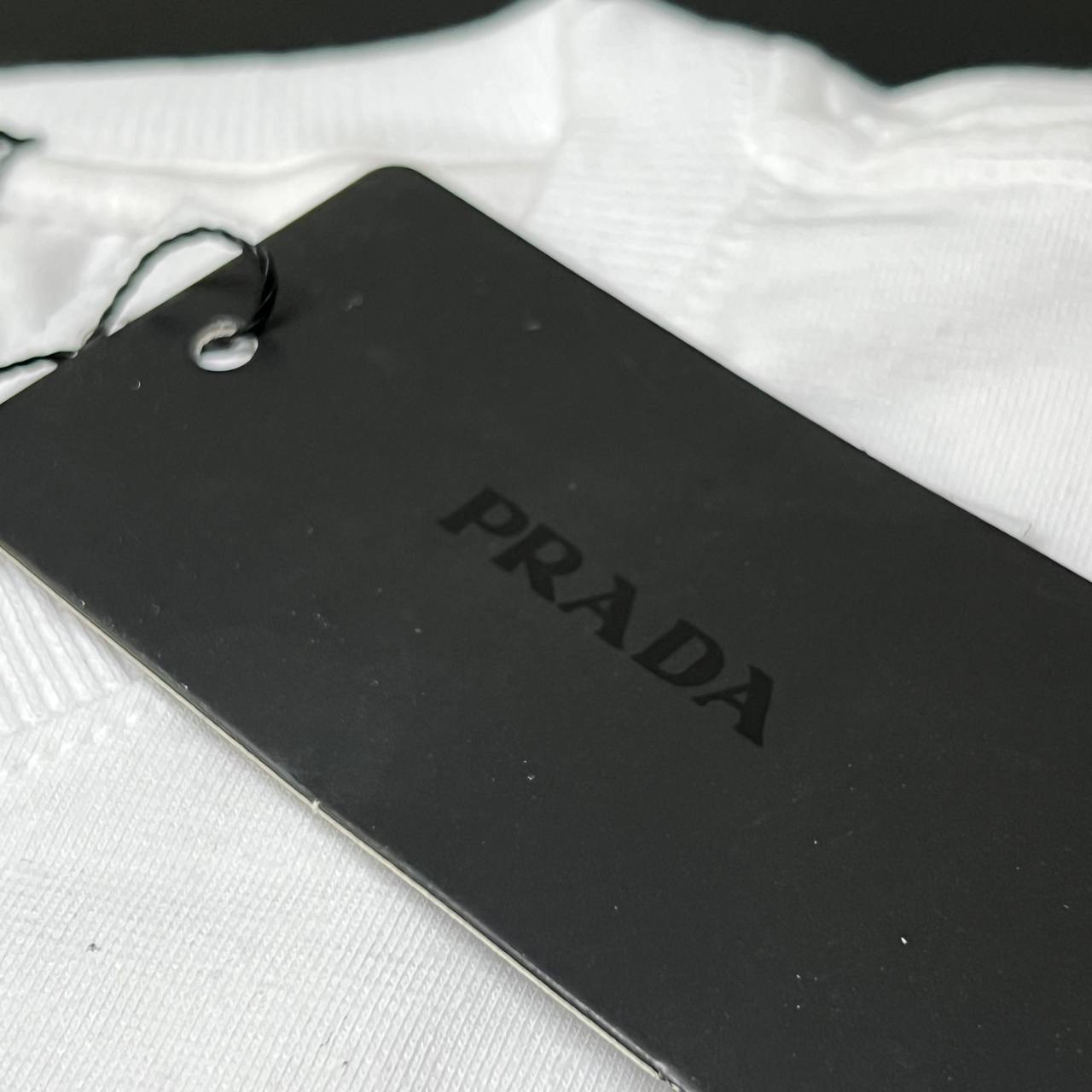 Camiseta Algodão Soft Americano - PRADA arte em aplique