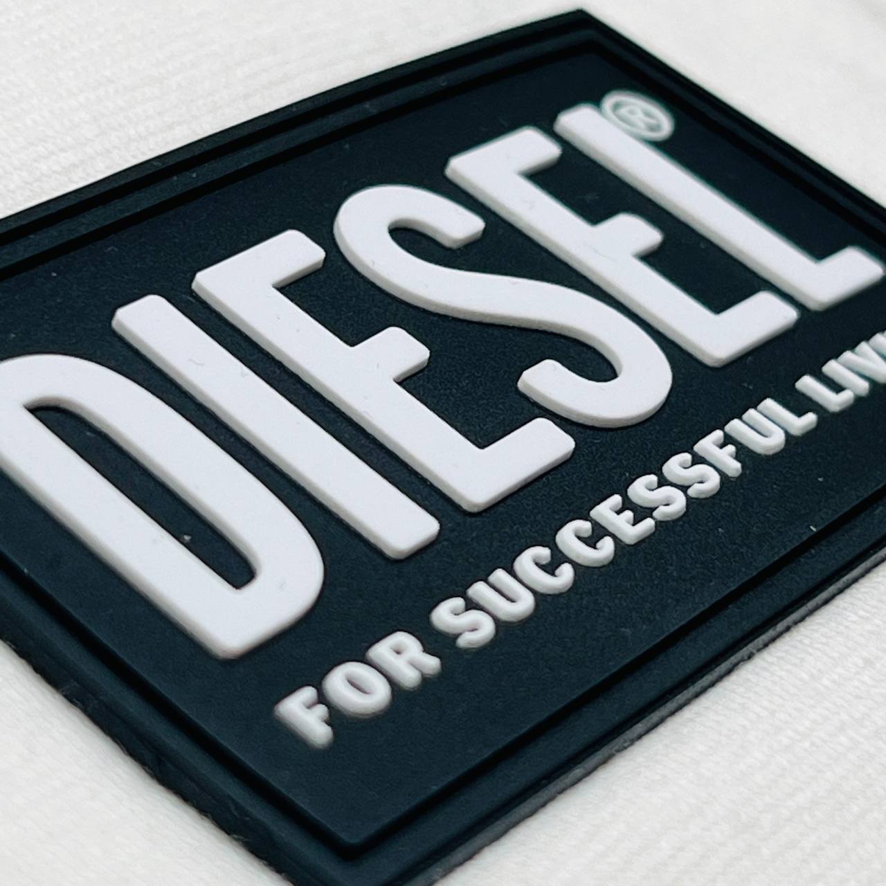 Camiseta Algodão Soft Americano - DIESEL arte emborrachada