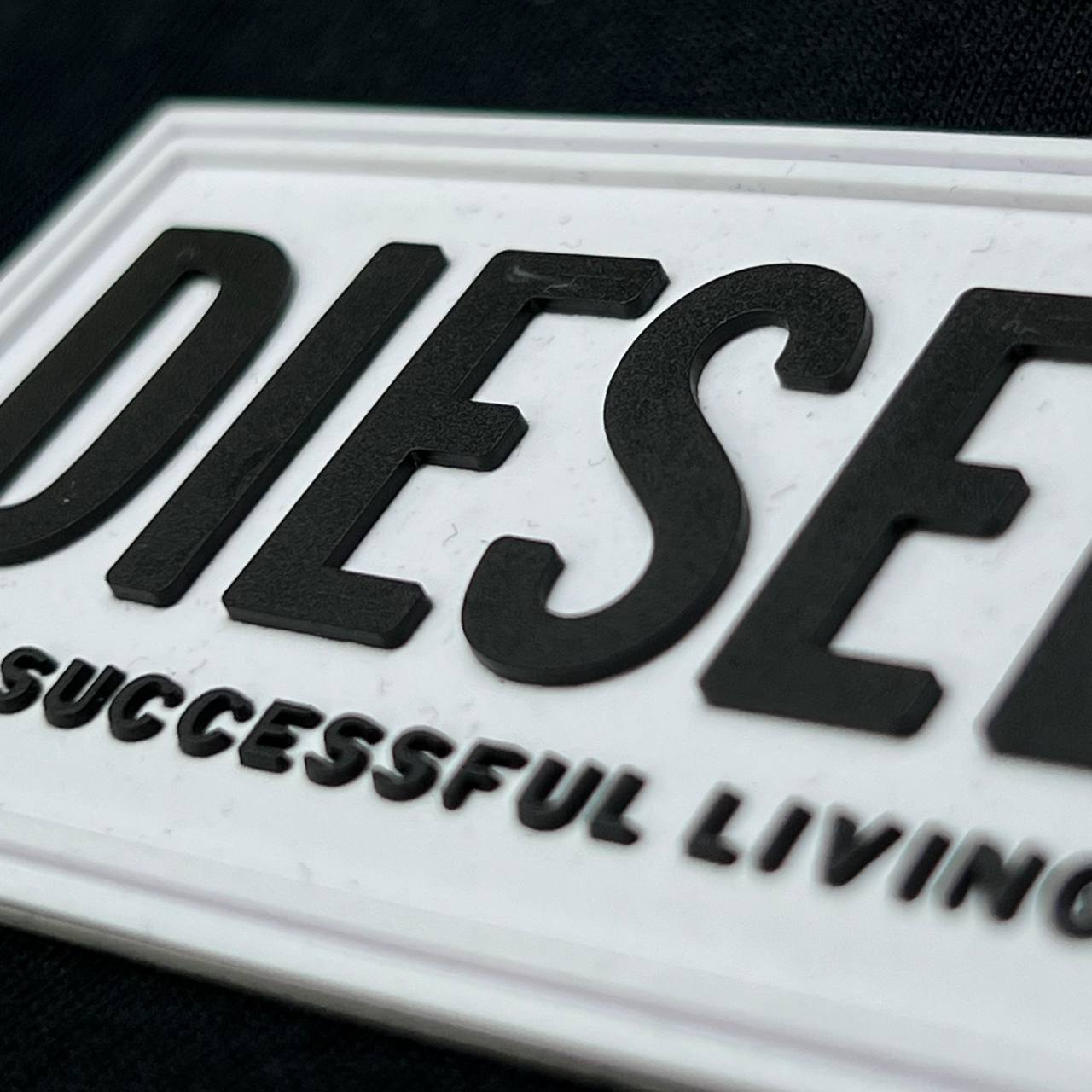 Camiseta Algodão Soft Americano - DIESEL arte emborrachada