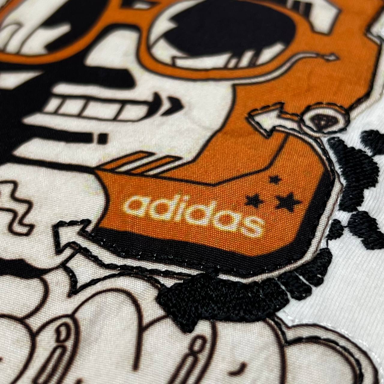 Camiseta Algodão Soft Americano - ADIDAS arte composta