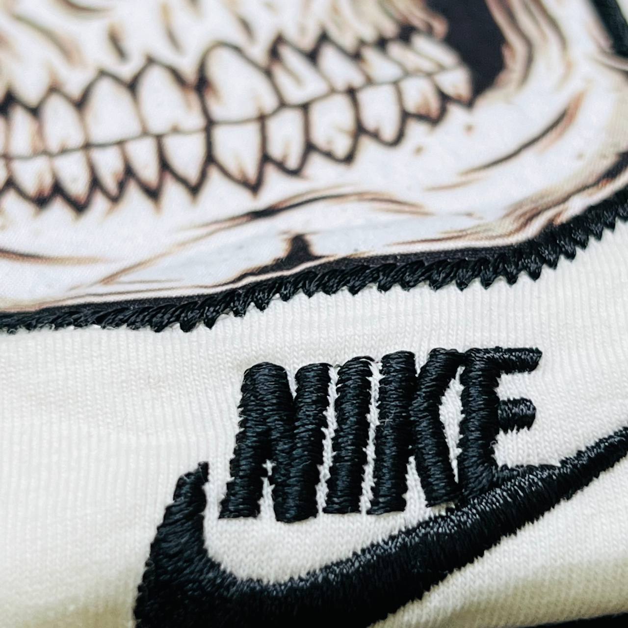 Camiseta Algodão Soft Americano - NIKE arte composta