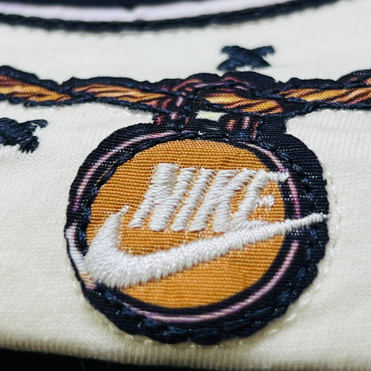 Camiseta Algodão Soft Americano - NIKE arte composta