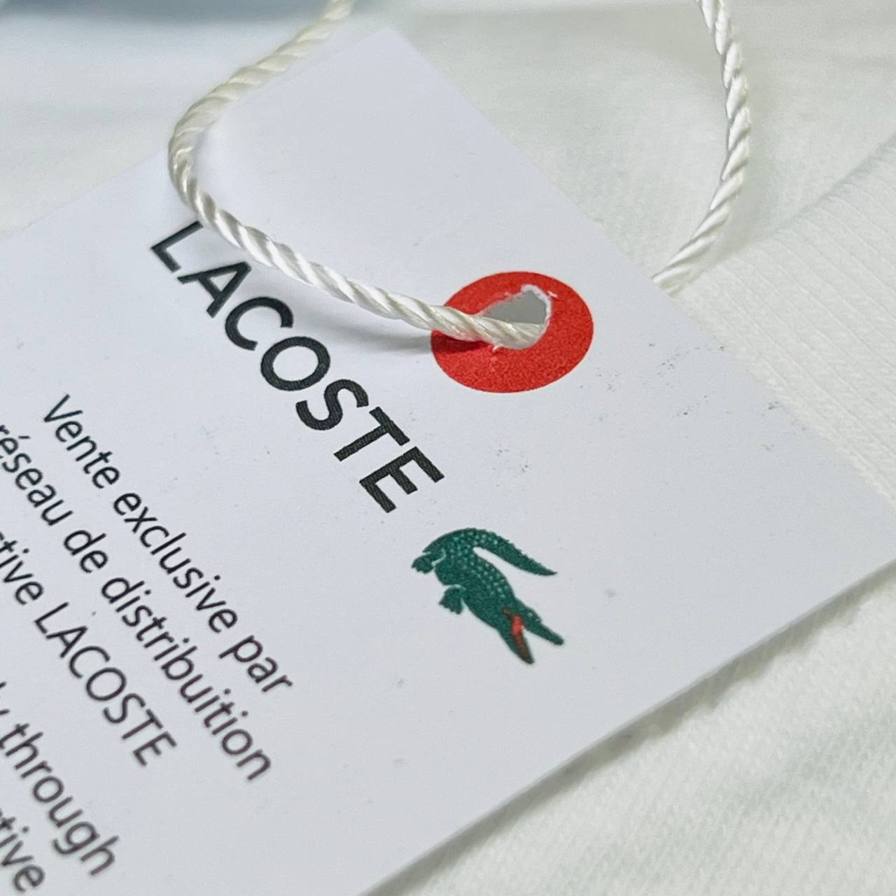 Camiseta GENUINA COTTON SOFT TURCO - LACOSTE arte patch emborrachado