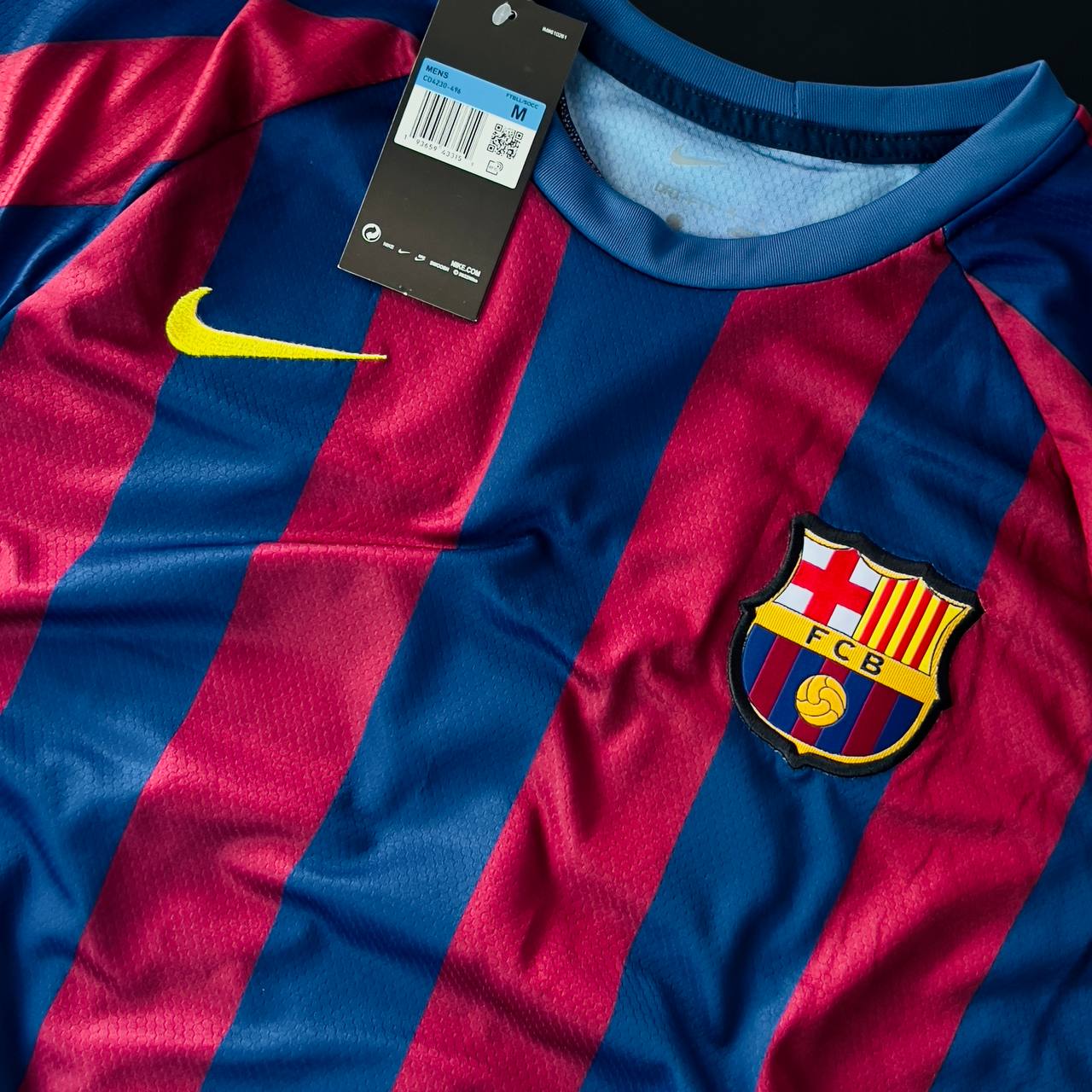 Camisa de Time (Qualidade Nacional Premium) Barcelona Retrô Ronaldinho #10 | LT64A (C1104)