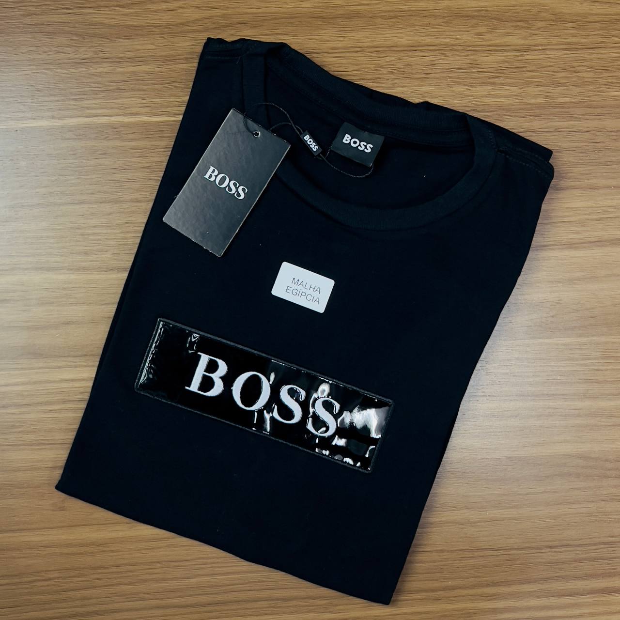 Camiseta Malha Egípcia Soft Boss - Aplique espelhado + bordado LT010