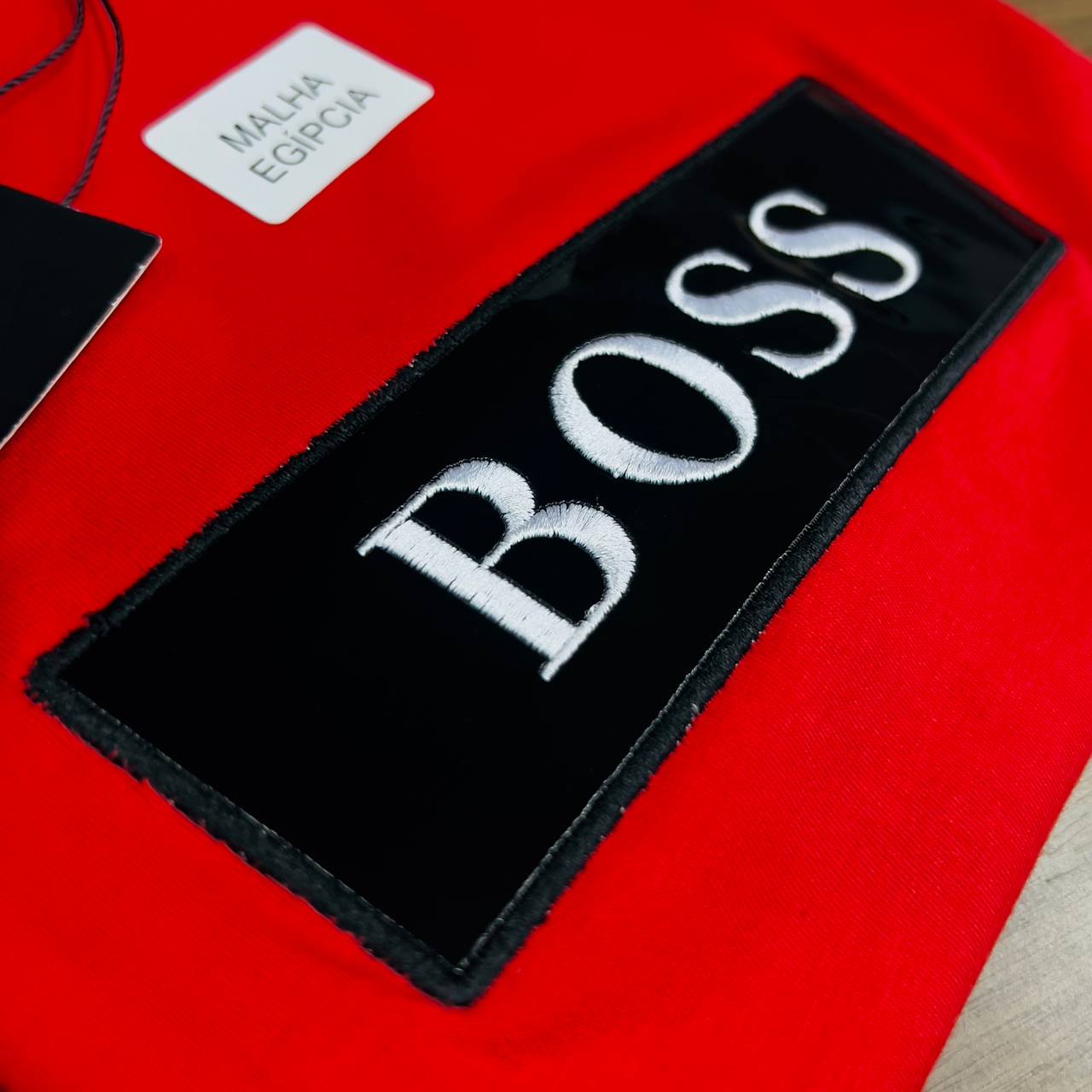 Camiseta Malha Egípcia Soft Boss - Aplique espelhado + bordado LT010