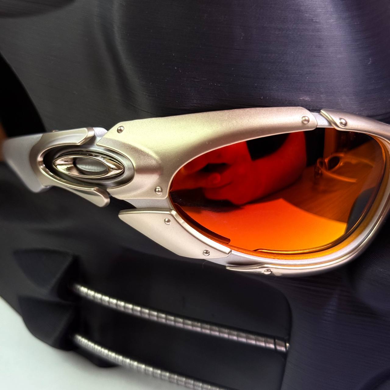 Óculos OAKLEY JULIET (LT024) - ARMAÇÃO: PLASMA - PRATA - Kit Borracha: PRETA - MODELO: JULIET