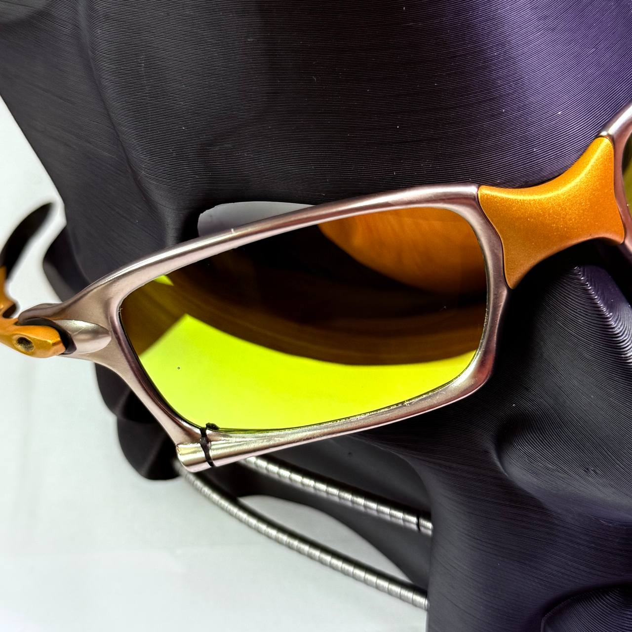 Óculos OAKLEY JULIET (LT024) - ARMAÇÃO: BLACK - Kit Borracha: AZUL - MODELO: JULIET