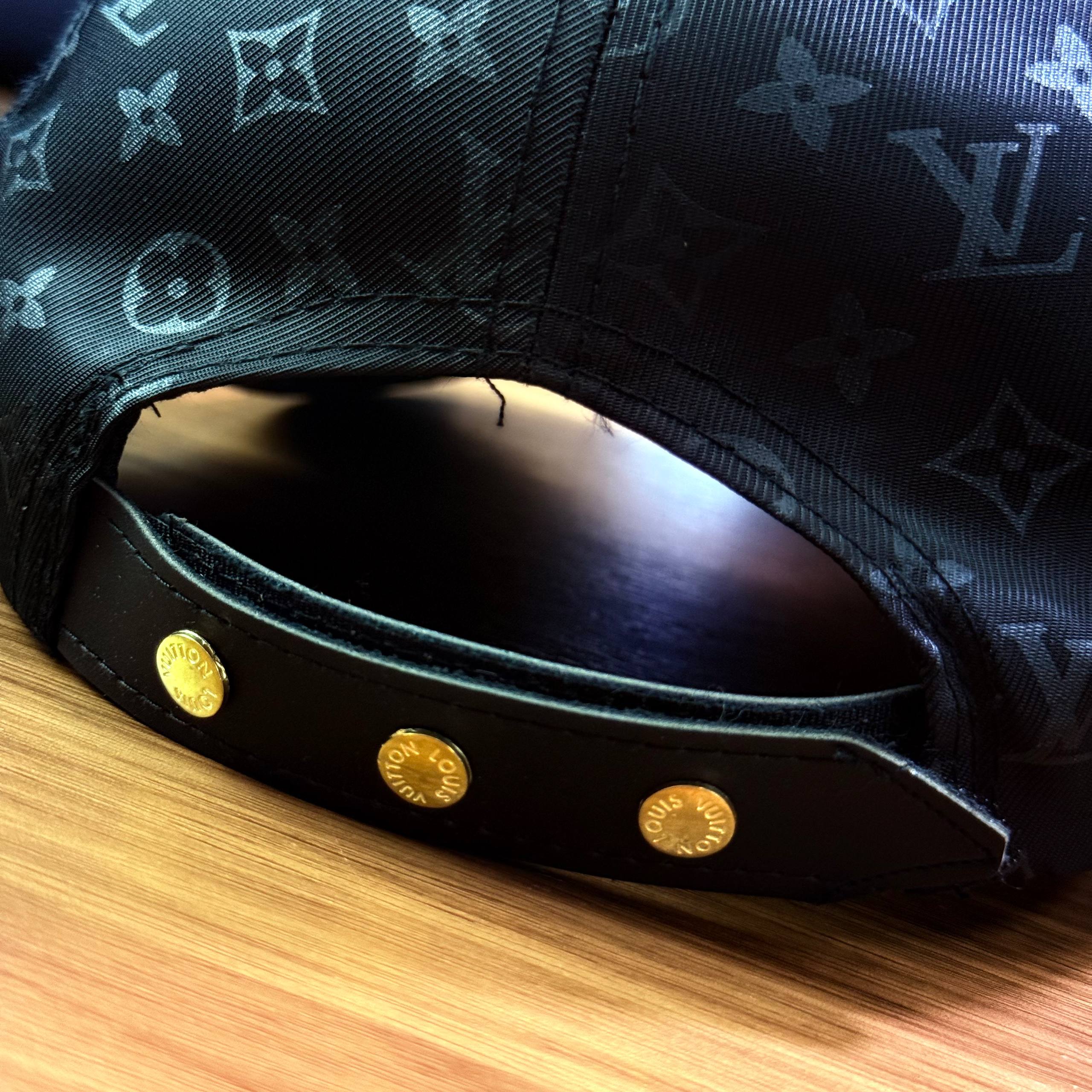 Boné Ultra Premium LOUIS VUITTON Aba de couro (LT026)