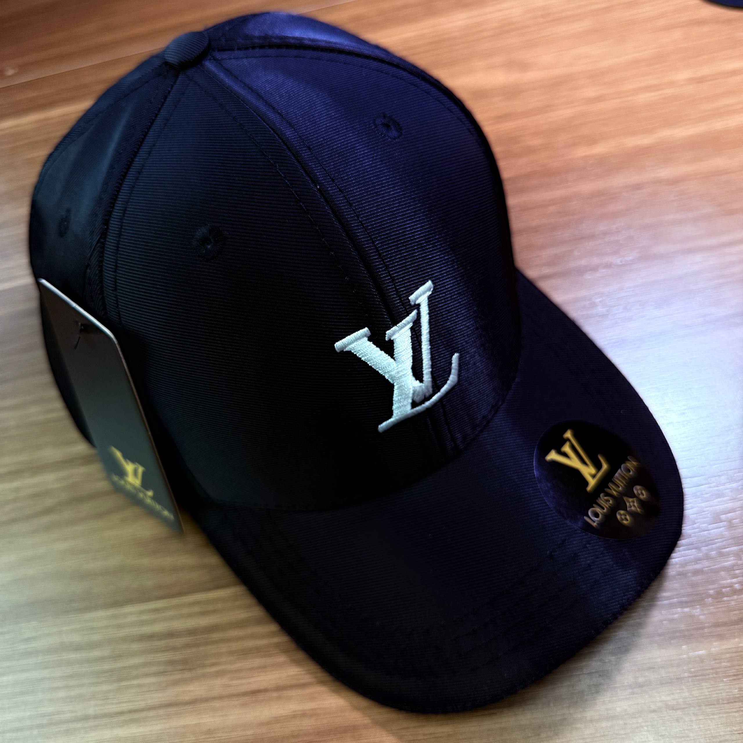 Boné Ultra Premium LOUIS VUITTON (LT026)