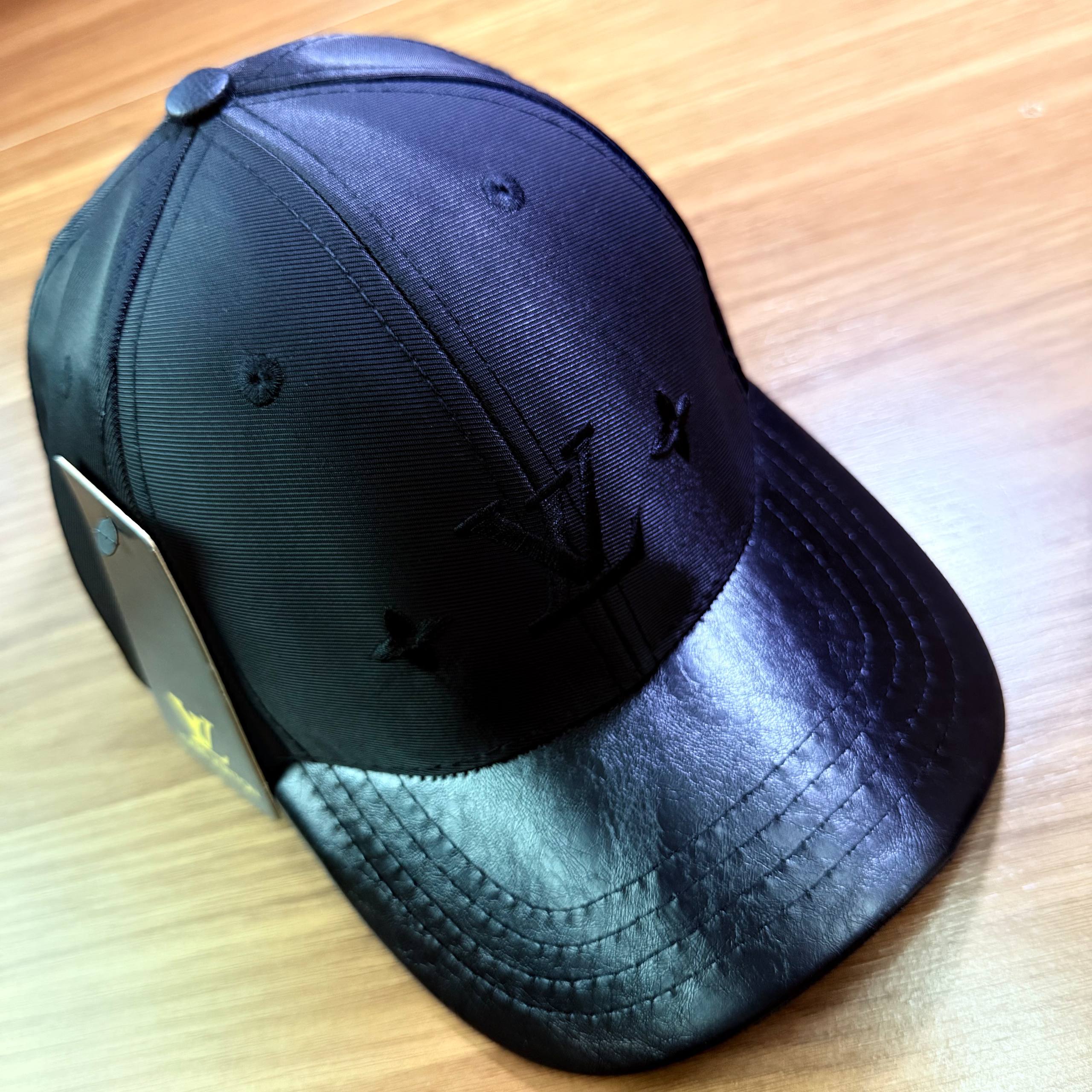 Boné Ultra Premium LOUIS VUITTON (LT026)