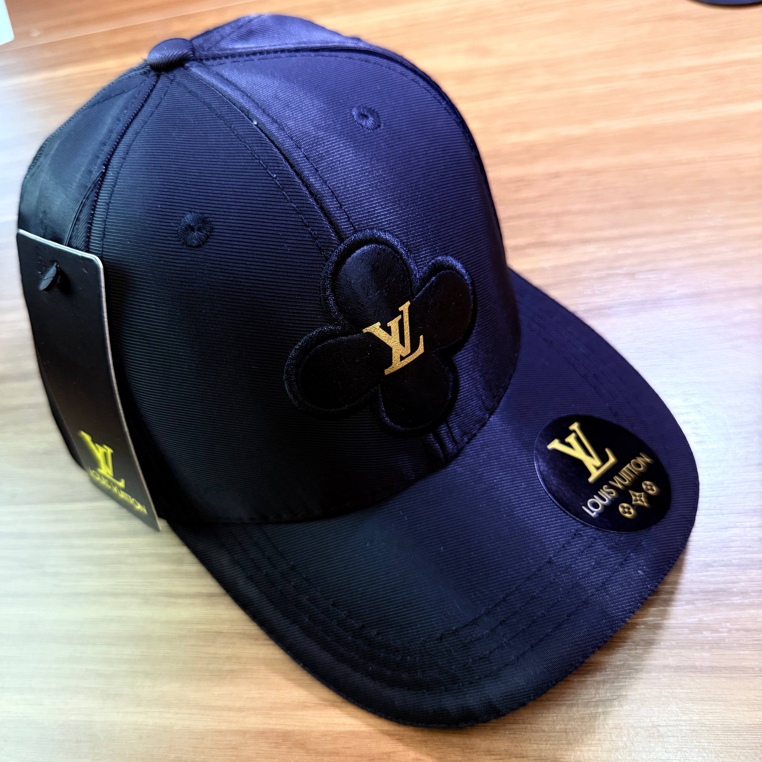 Boné Ultra Premium LOUIS VUITTON Aba de couro (LT026)