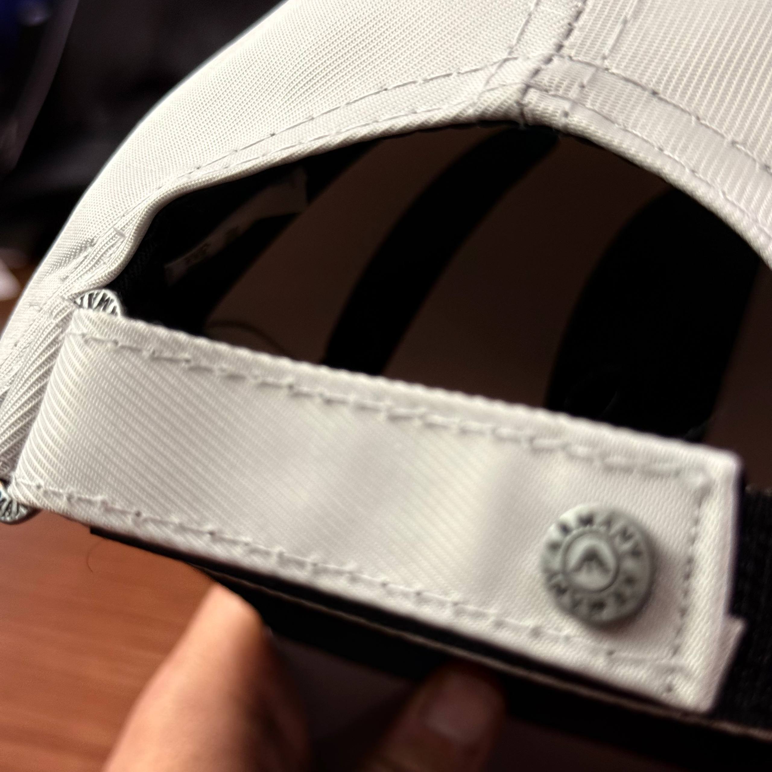 Boné Ultra Premium LOUIS VUITTON Aba de couro (LT026)