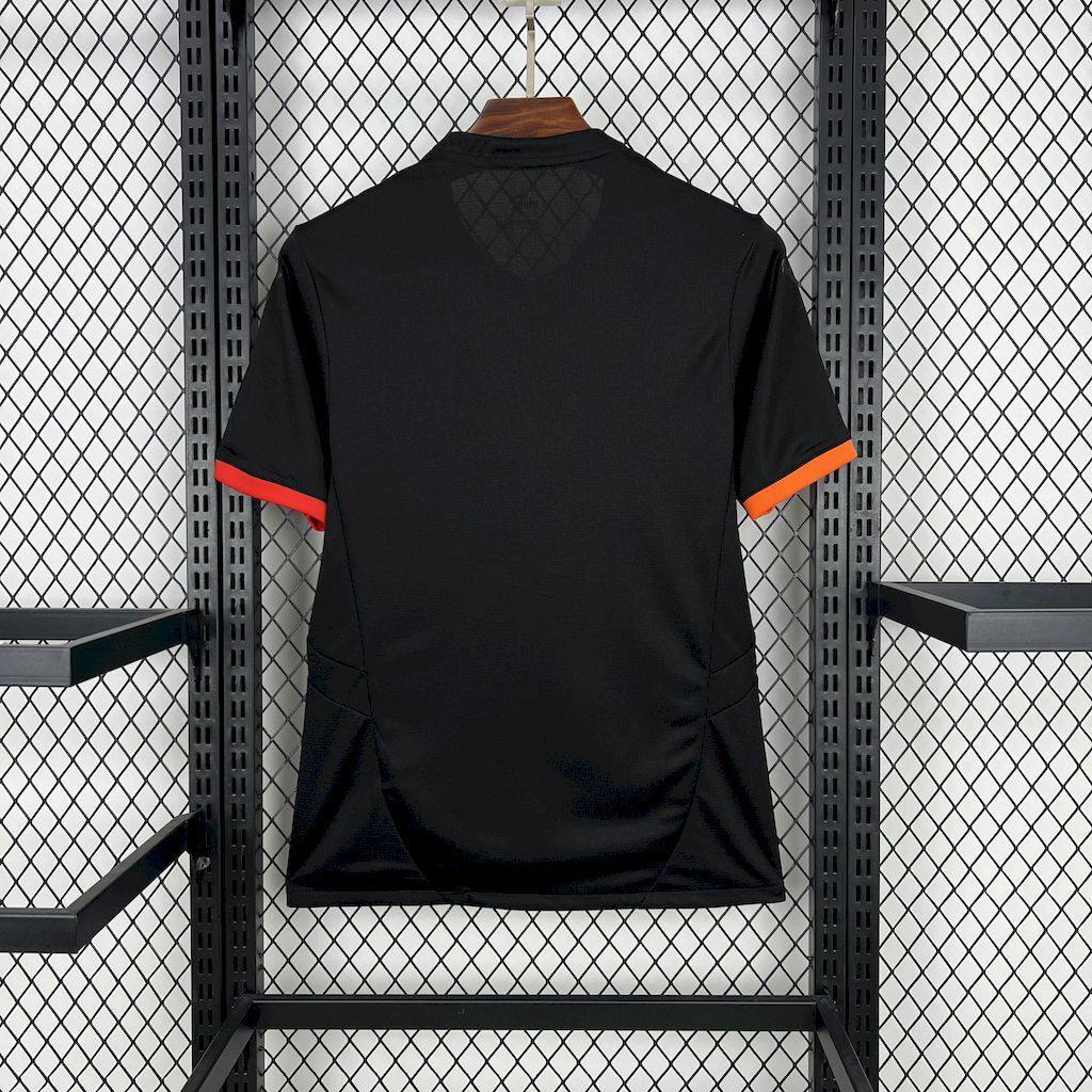 Camisa de time Tailandesa 1.1 TORCEDOR GALATASARAY (BLACK EDITION) 25/26