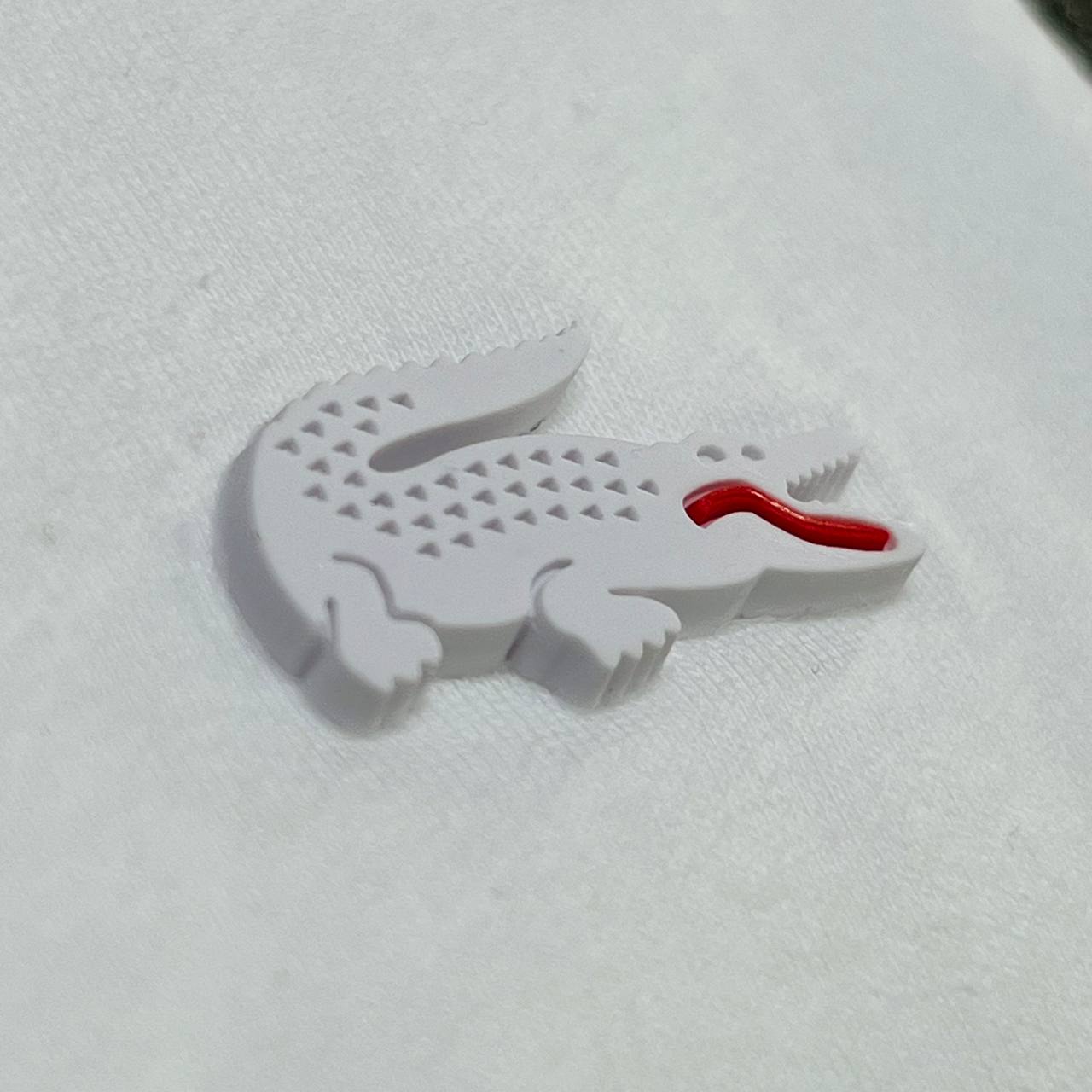 Camiseta GENUINA COTTON SOFT TURCO - LACOSTE arte patch emborrachado