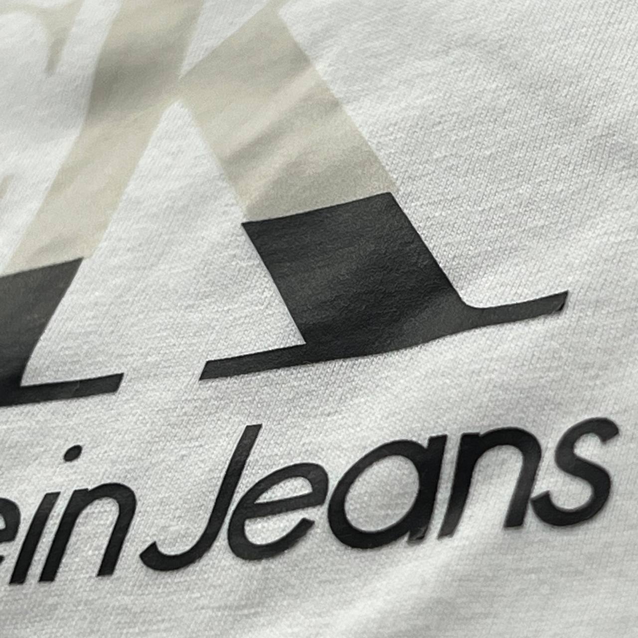 CAMISETA GENUINA SOFT PENTEADO TURCO - CALVIN KLEIN arte em DTF