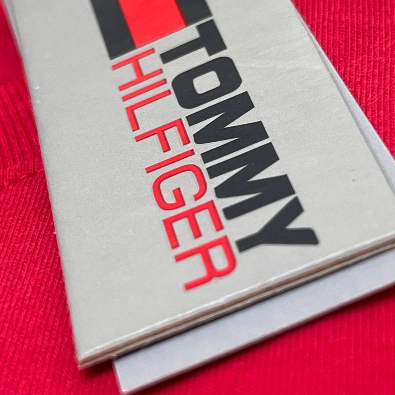 Camiseta GENUINA COTTON SOFT TURCO - TOMMY HILFIGER arte bordada