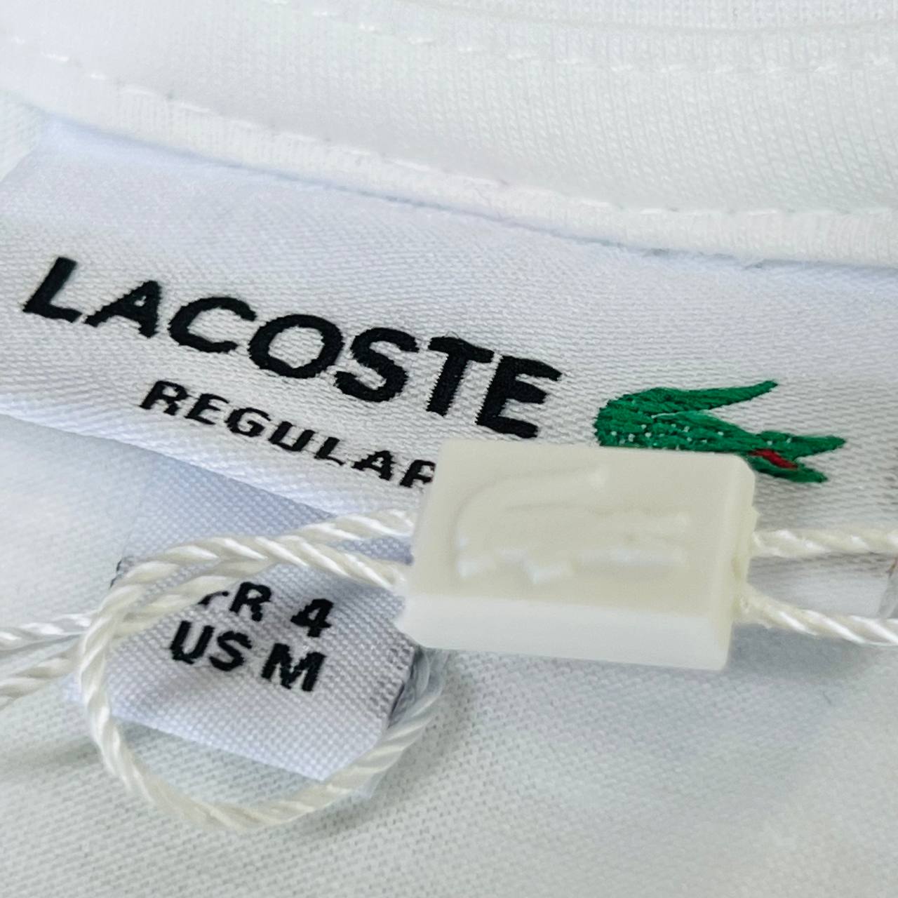 Camiseta GENUINA COTTON SOFT TURCO - LACOSTE arte patch emborrachado