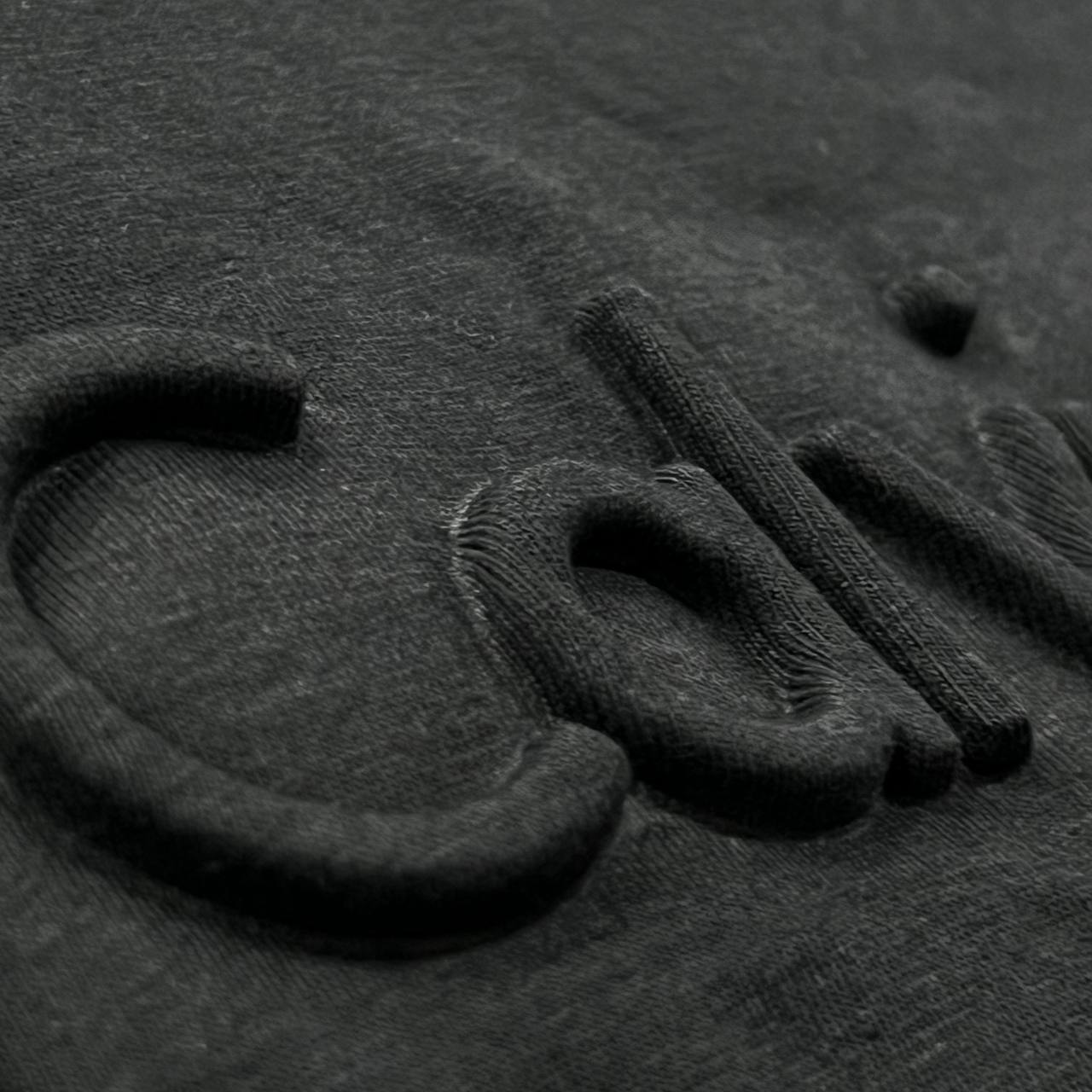 CAMISETA GENUINA SOFT PENTEADO TURCO - CALVIN KLEIN arte em relevo